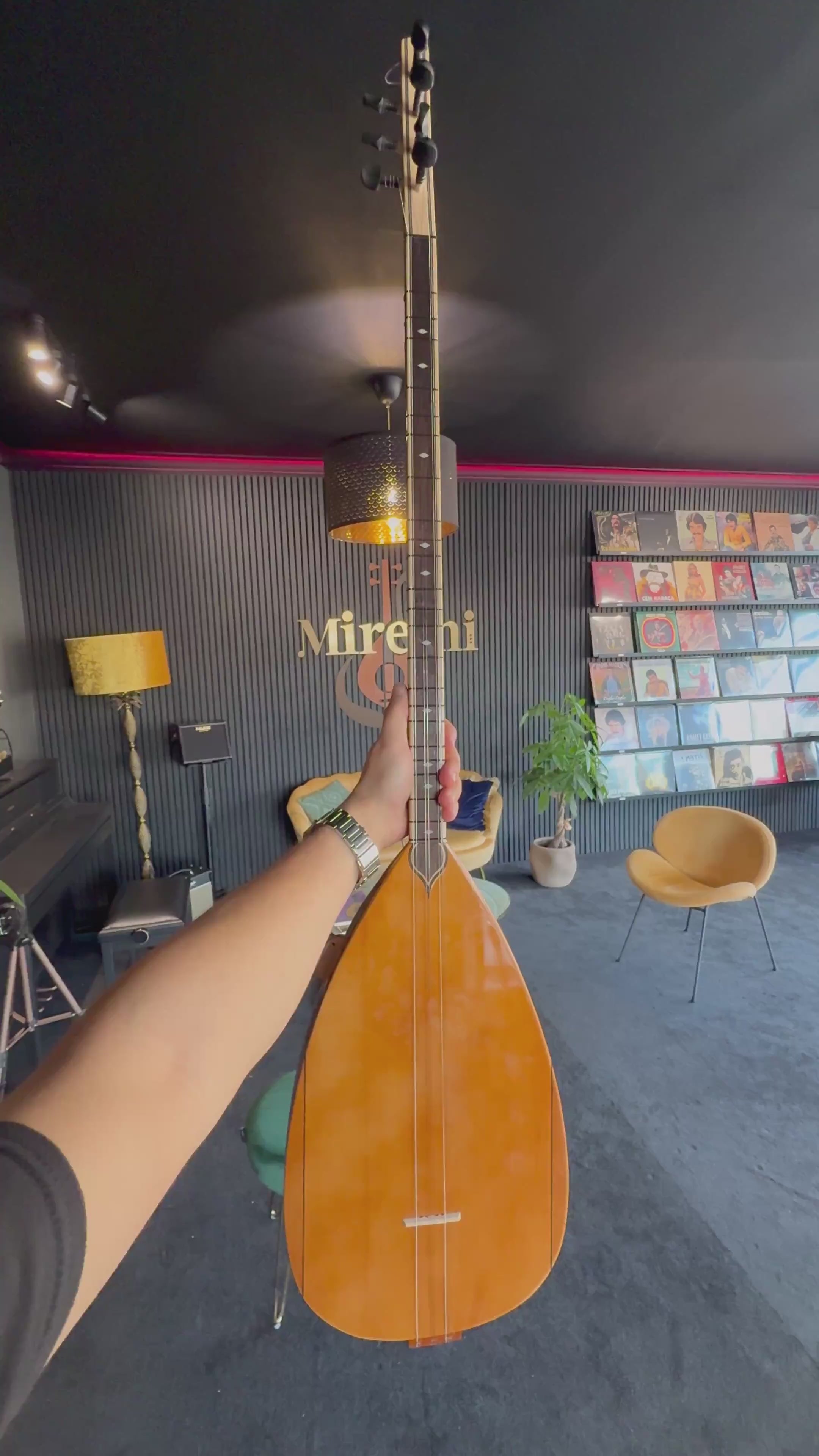 Video laden: Lange hals Bağlama Saz – Ceviz Klankkast, Ladin Bovenblad MET JACK